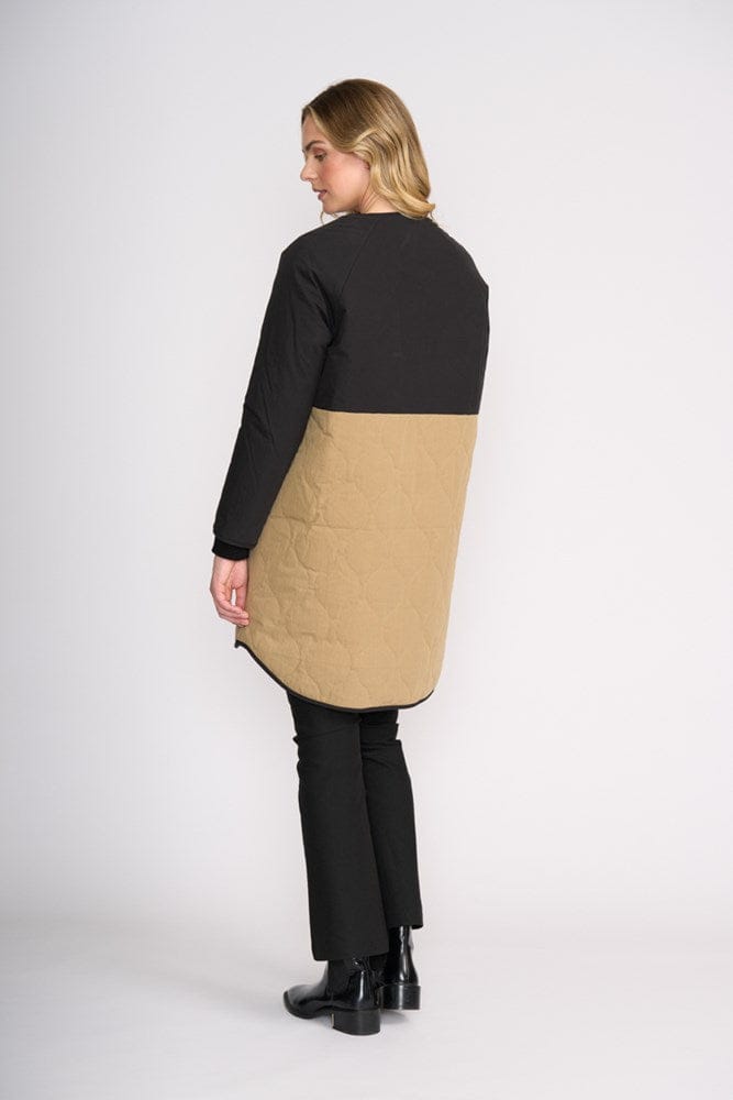 Load image into Gallery viewer, Foil Womens Hidden Talent Reversible Coat
