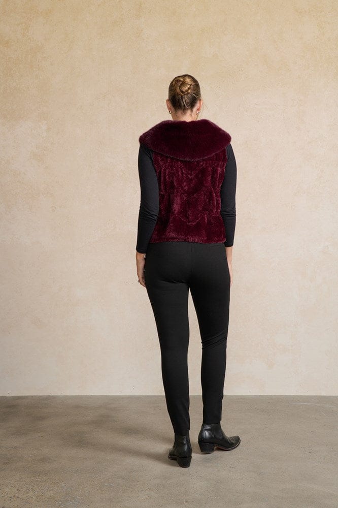 Load image into Gallery viewer, Holmes &amp; Fallon Womens Special Knit Design Faux Fur Vest - Ruby
