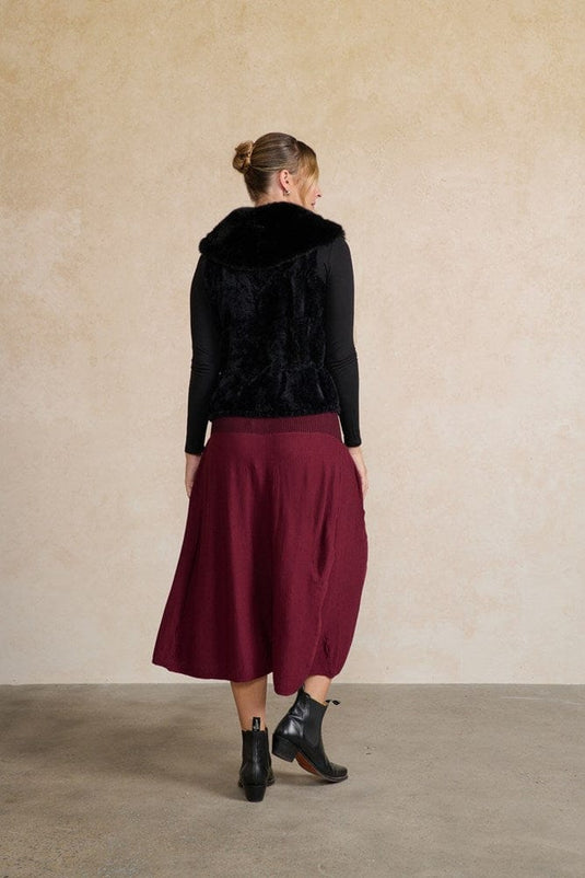 Holmes & Fallon Womens Special Knit Design Faux Fur Vest - Onyx