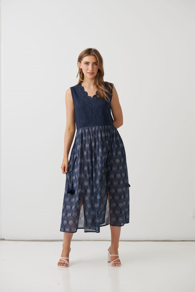 Load image into Gallery viewer, Holmes &amp; Fallon Womens Geo Bud Print Dress with Lace Bodice
