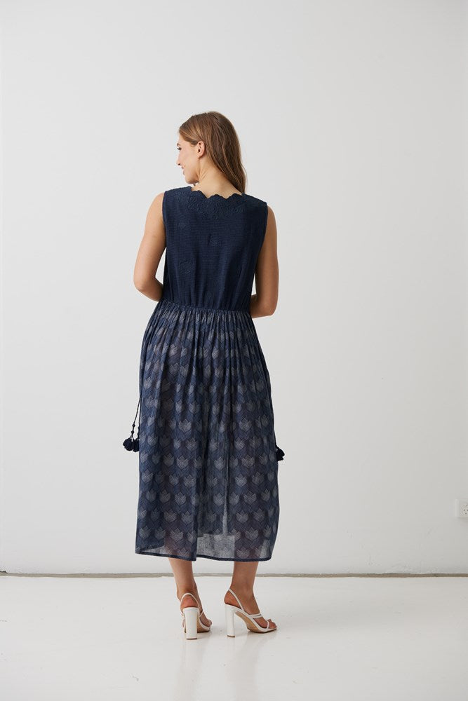 Load image into Gallery viewer, Holmes &amp; Fallon Womens Geo Bud Print Dress with Lace Bodice
