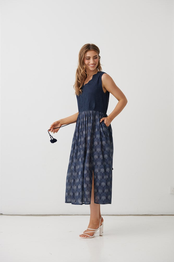 Load image into Gallery viewer, Holmes &amp; Fallon Womens Geo Bud Print Dress with Lace Bodice
