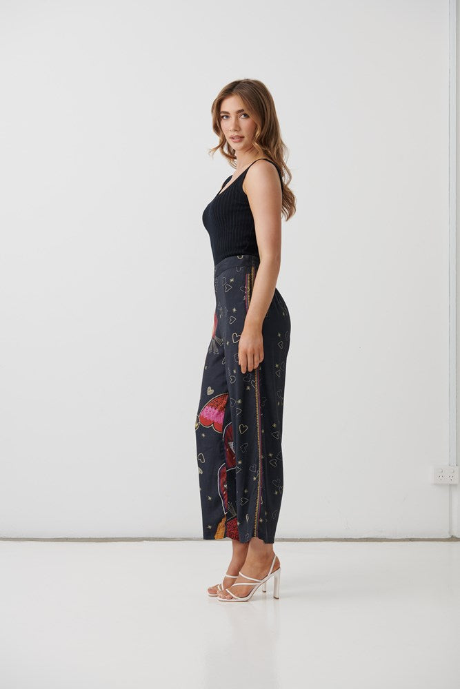 Load image into Gallery viewer, Holmes &amp; Fallon Womens Mystic Hearts Print Pant with Side Trim
