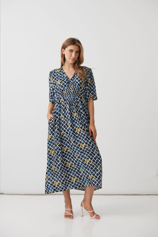 Holmes & Fallon Womens Printed Dress with Diamond Smocking