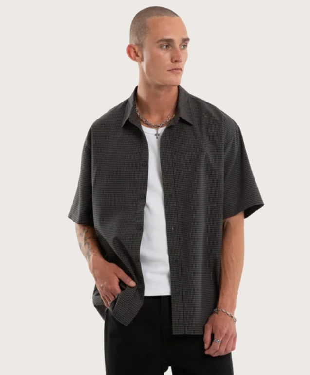 Load image into Gallery viewer, Kiss Chacey Mens Pulse Short Sleeve Shirt
