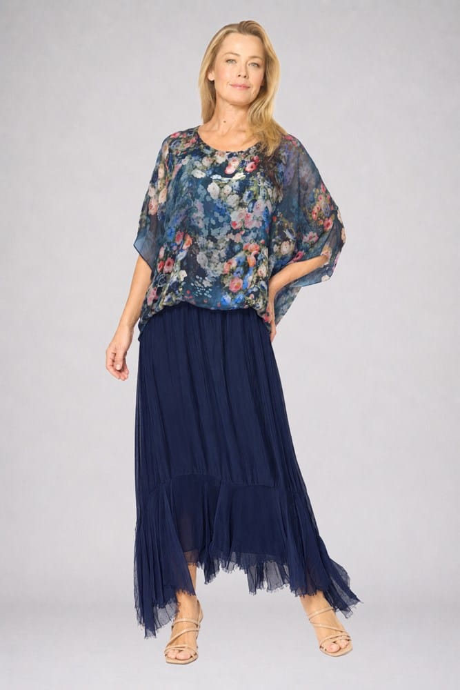 Load image into Gallery viewer, La Strada Womens Bat Wing Top - Navy Floral
