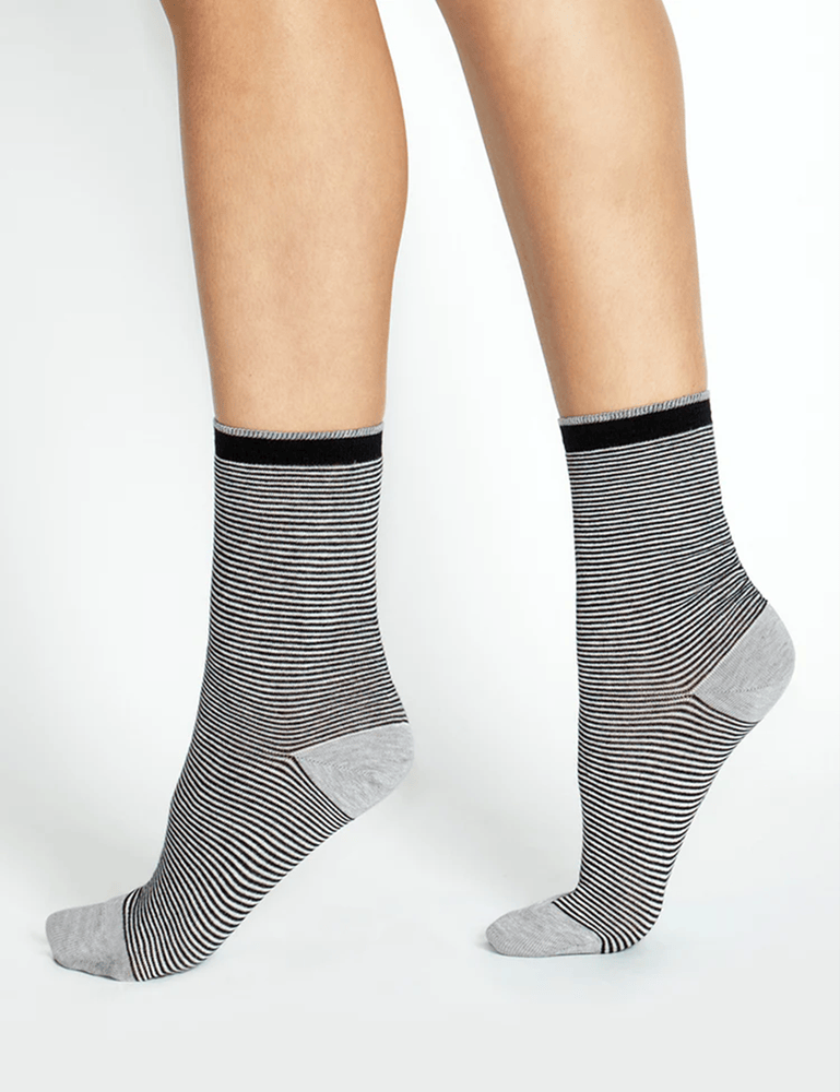 Load image into Gallery viewer, Levante Lina Fine Stripe Crew Sock
