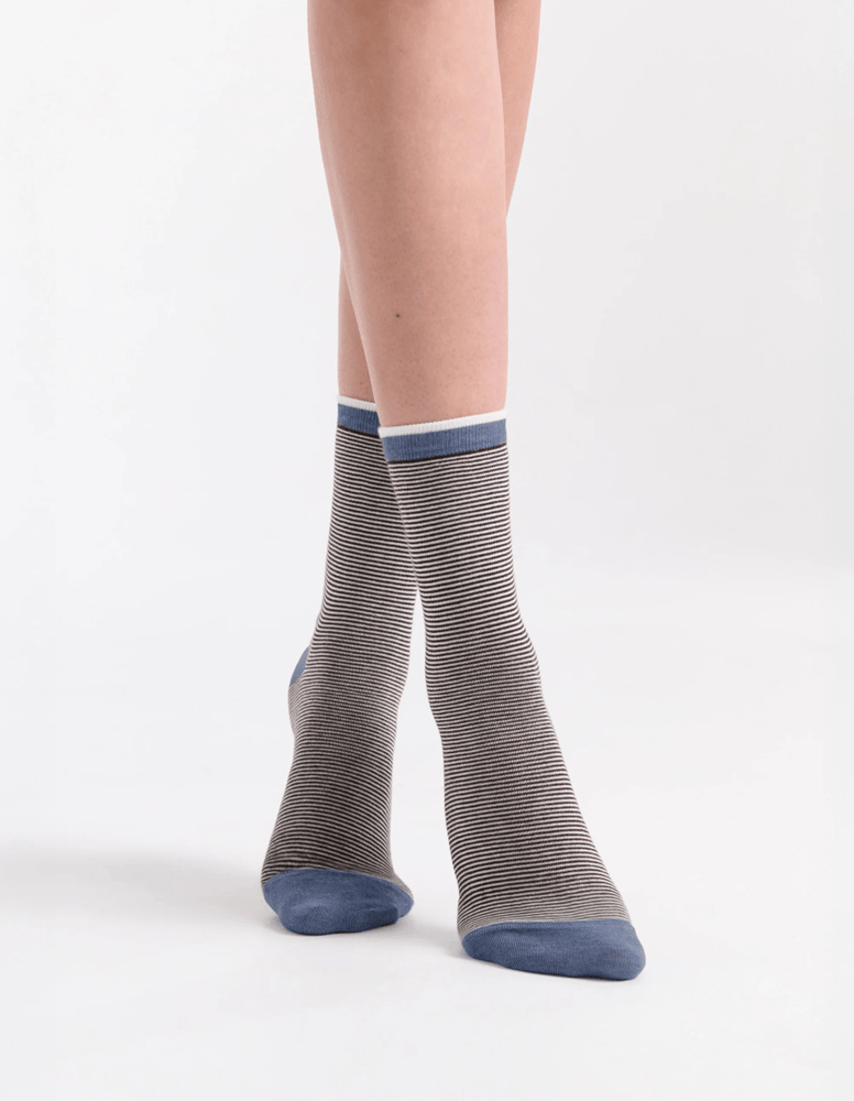 Load image into Gallery viewer, Levante Lina Fine Stripe Crew Sock
