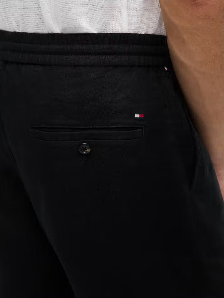 Load image into Gallery viewer, Tommy Hilfiger Mens Dover 8 Inch Linen Shorts - Black
