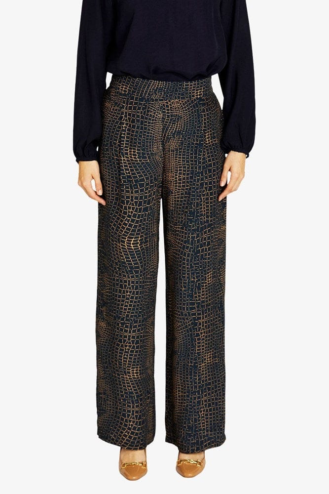 Load image into Gallery viewer, Pingpong Womens Alligator Print Pant
