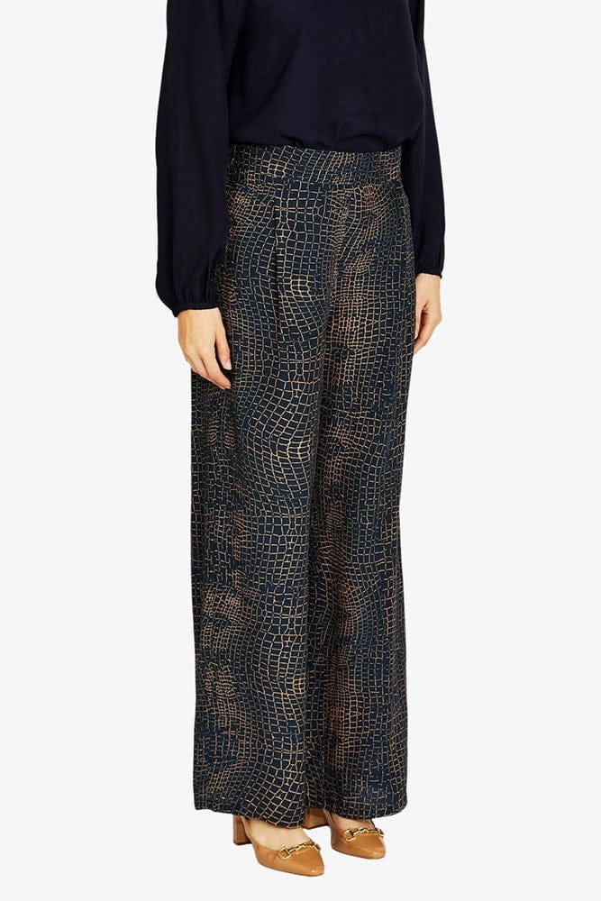 Load image into Gallery viewer, Pingpong Womens Alligator Print Pant
