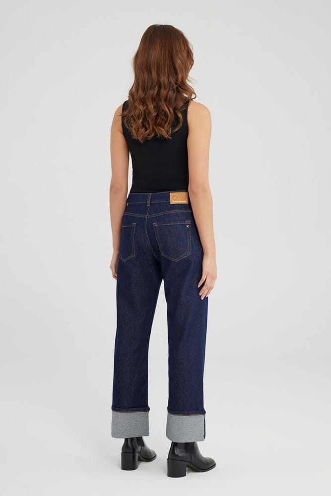 Load image into Gallery viewer, Cup of Joe Womens Ruby Mid Waist Straight Leg Jeans - Raw
