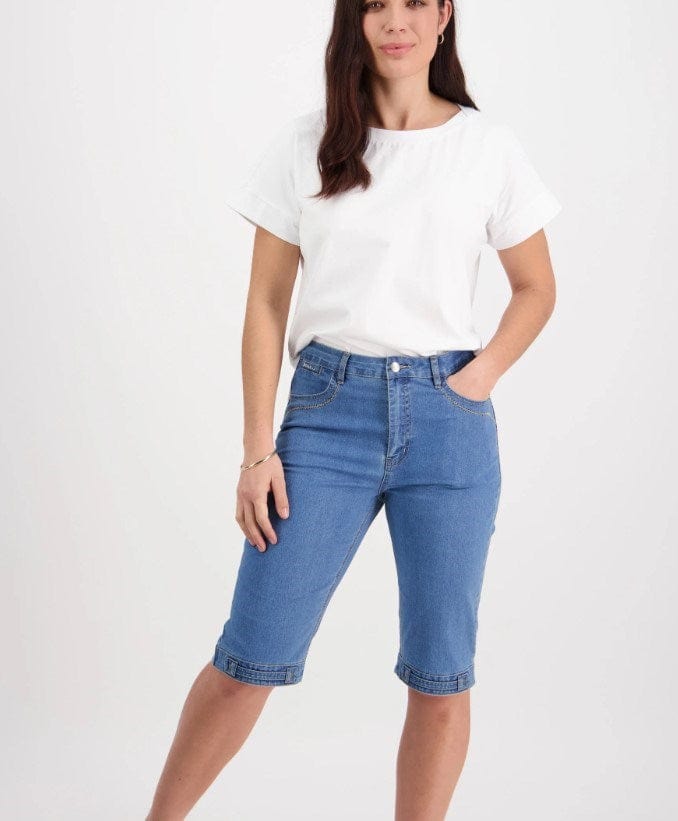 Load image into Gallery viewer, Vassalli Womens Straight Leg Contrast Stitch Denim Short
