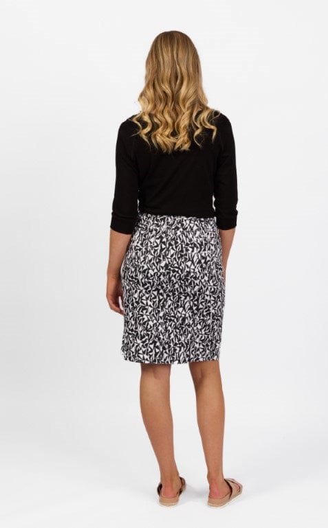 Load image into Gallery viewer, Vassalli Womens Printed Lightweight Skirt
