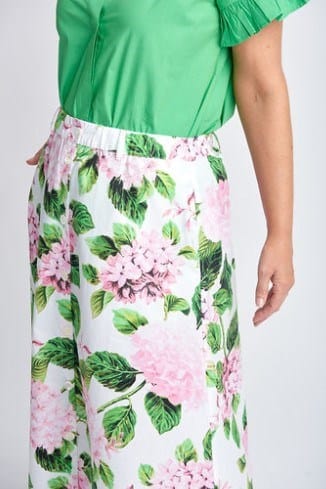 Load image into Gallery viewer, Goondiwindi Cotton Hydrangea Print Skirt
