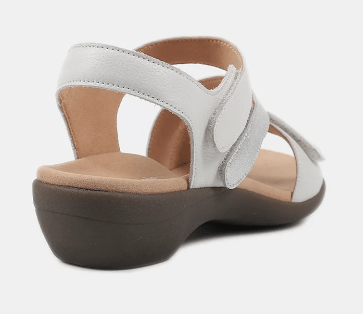 Load image into Gallery viewer, Hush Puppies Womens Awesome White Silver Sandals
