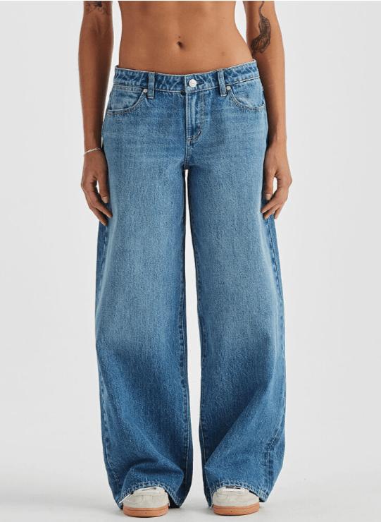 Load image into Gallery viewer, Wrangler Womens Farrah Baggy Jeans
