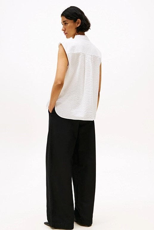 Load image into Gallery viewer, Tommy Hilfiger Womens Seersucker Ruffle Sleeveless Shirt

