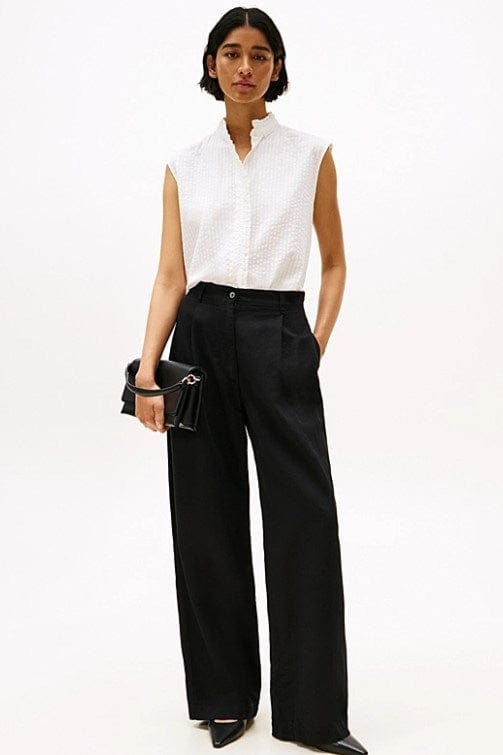 Load image into Gallery viewer, Tommy Hilfiger Womens Seersucker Ruffle Sleeveless Shirt
