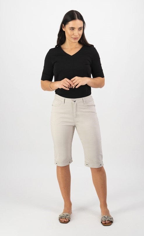 Vassalli Womens Lightweight Straight Leg Short