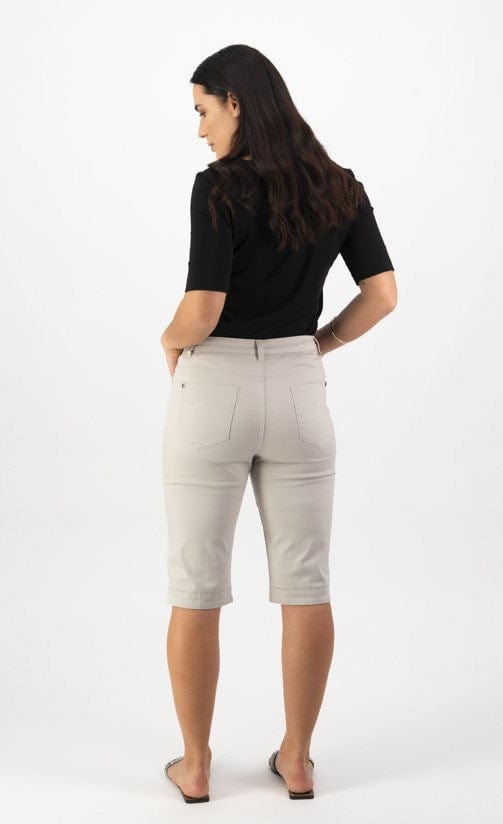 Vassalli Womens Lightweight Straight Leg Short