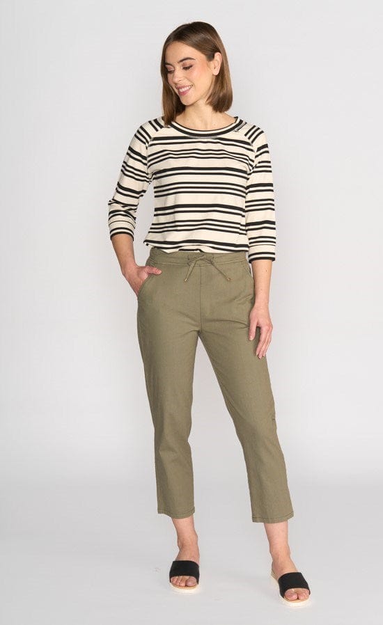 Load image into Gallery viewer, Vassalli Womens 7/8 Length Slim Leg Elastic Pant
