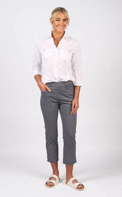 Vassalli Womens Slim Leg 7/8 Pull On Pant With Full Elastic Waistband