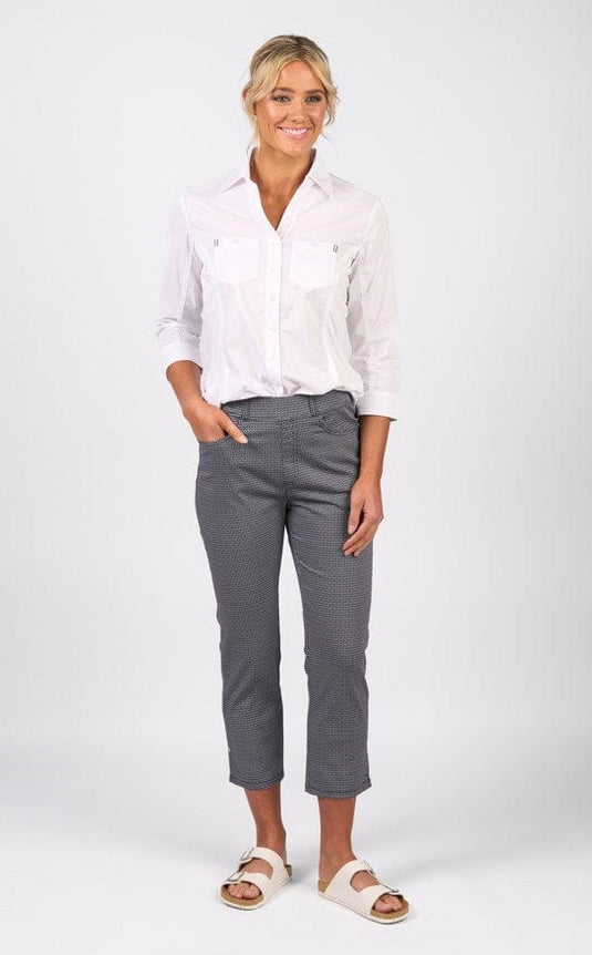 Vassalli Womens Slim Leg 7/8 Pull On Pant With Full Elastic Waistband