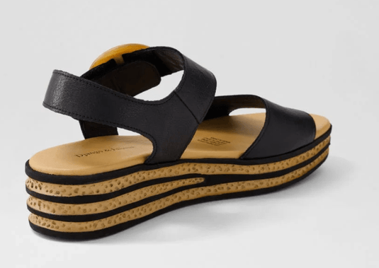 Django & Juliette Womens Cubbie Choc Leather Sandals
