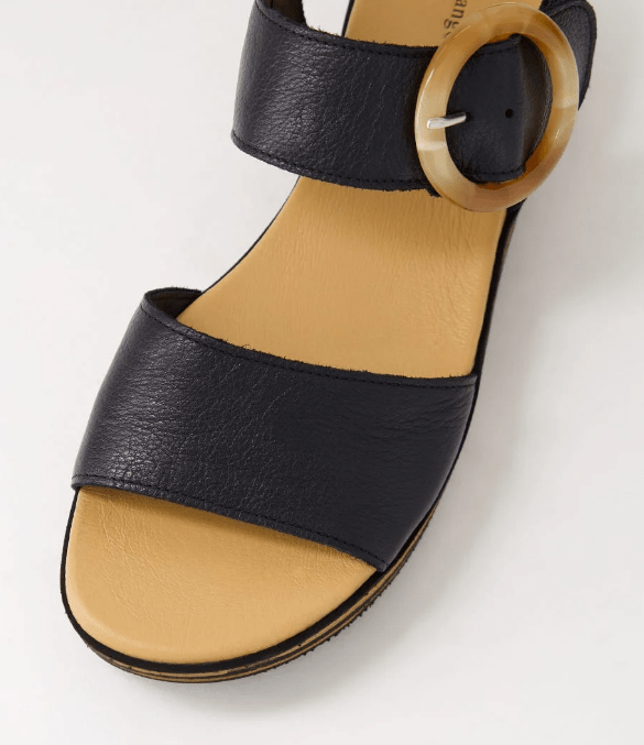 Load image into Gallery viewer, Django &amp; Juliette Womens Cubbie Choc Leather Sandals
