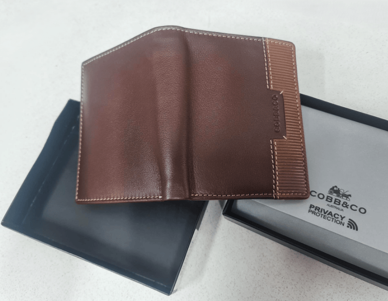Load image into Gallery viewer, Cobb &amp; Co Mens Gawn Leather Multi Compartment Wallet
