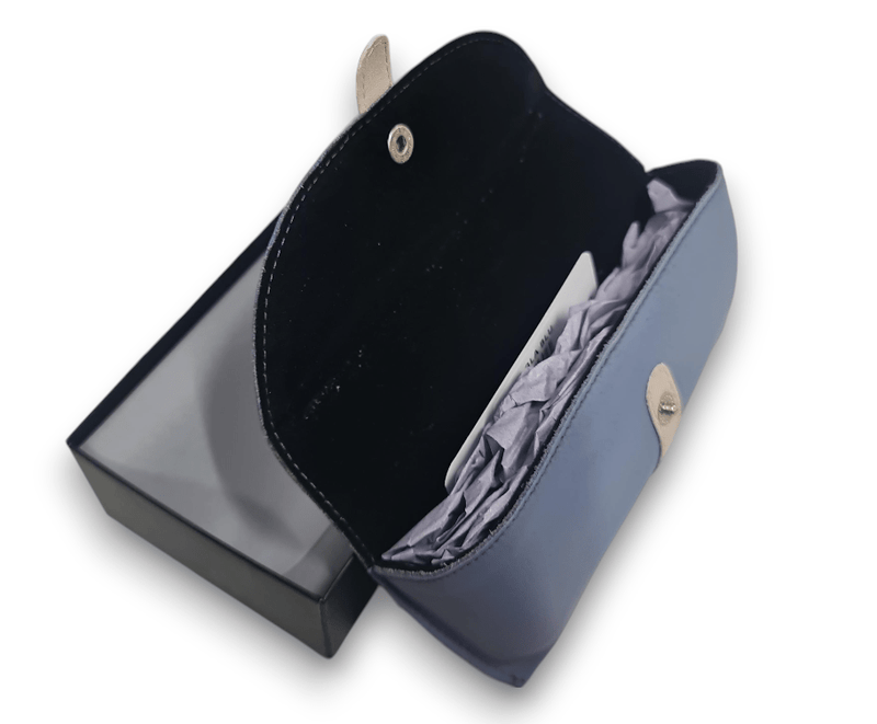 Load image into Gallery viewer, Cobb &amp; Co Mens Iris Anti-Theft Technology Leather Glasses Holder
