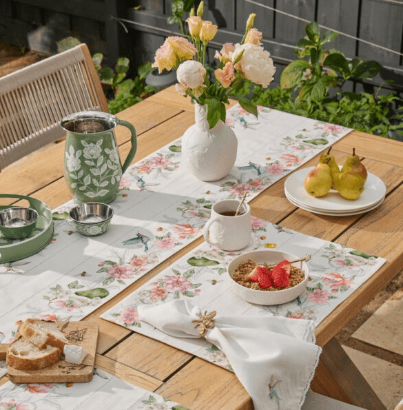 Load image into Gallery viewer, Pilbeam Anjou Table Runner
