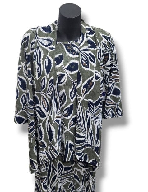 Load image into Gallery viewer, Formation Womens Jacket
