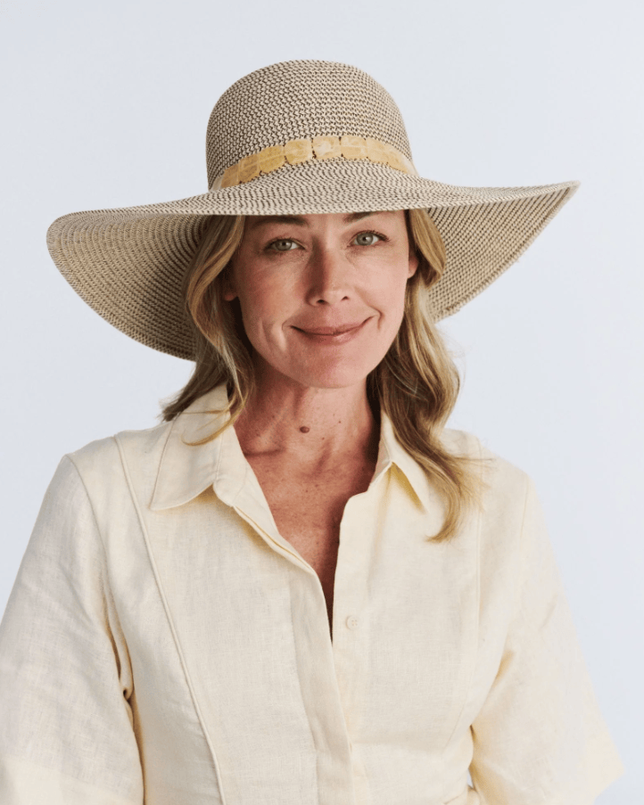 Load image into Gallery viewer, Rigon Womens Melissa Capeline
