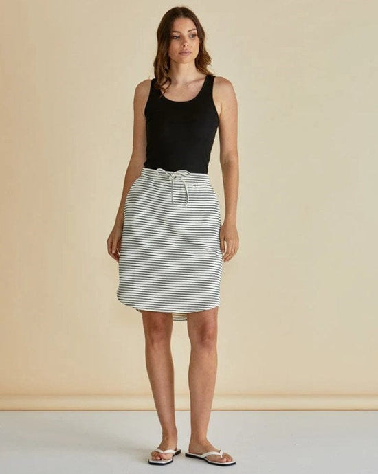 Betty Basics Womens Retreat Skirt