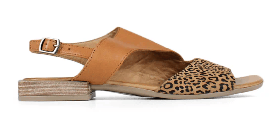 Load image into Gallery viewer, Bueno Womens Alyssa Flat Sandal Shoes
