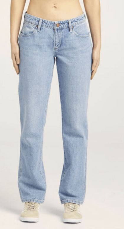 Load image into Gallery viewer, Wrangler Womens Low Rise Claudia Straight Cut Jeans
