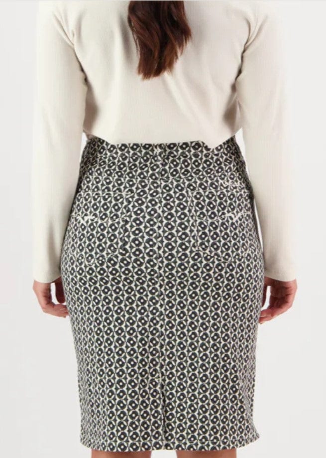 Load image into Gallery viewer, Vassalli Womens Knee Length Printed Skirt
