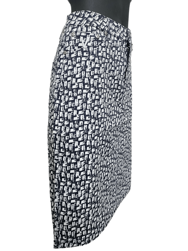 Load image into Gallery viewer, Vassalli Womens Printed Lightweight Skirt With Centre Back Vent - Cove
