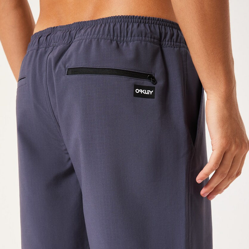 Load image into Gallery viewer, Oakley Mens Transport Hybrid Packable Short 19"
