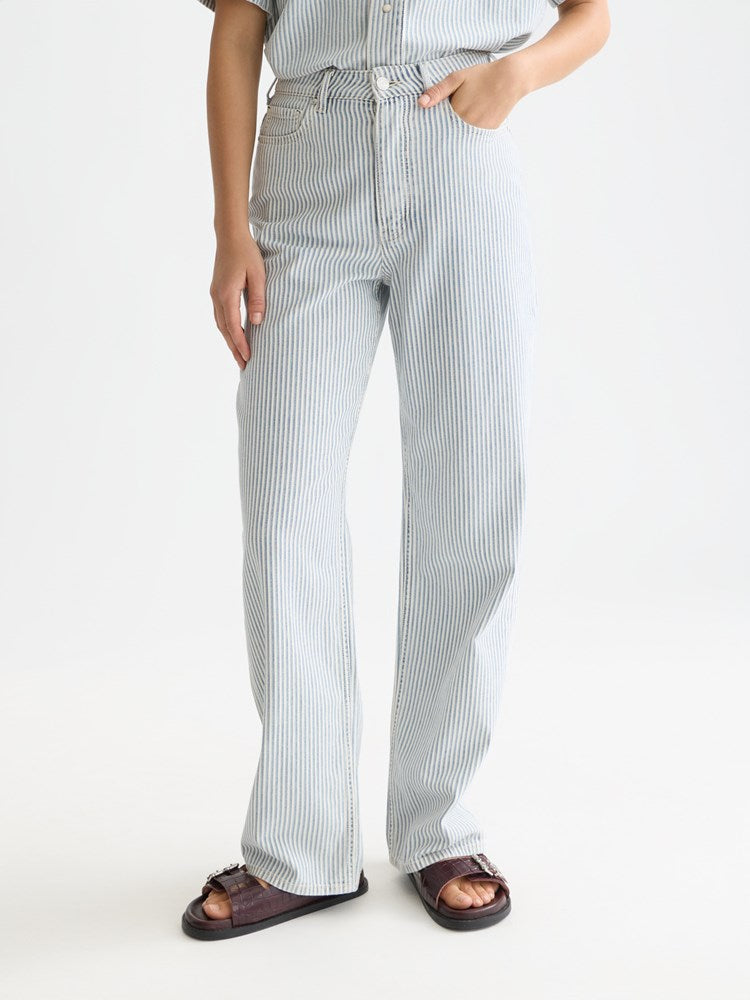 Load image into Gallery viewer, Scotch &amp; Soda Womens Ripple Straight-Fit Jeans
