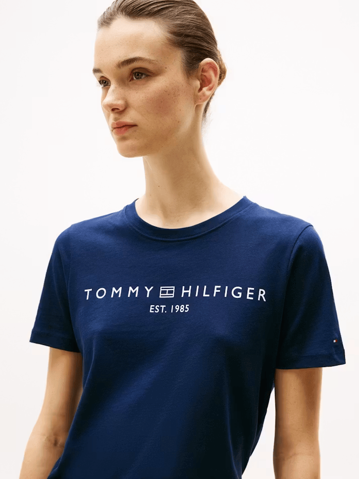 Load image into Gallery viewer, Tommy Hilfiger Womens Modern Corp Logo Flag T-Shirt - Dark Night Navy
