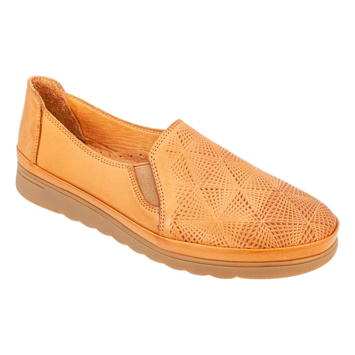 Load image into Gallery viewer, Sala Womens Wavy Slip On Shoes
