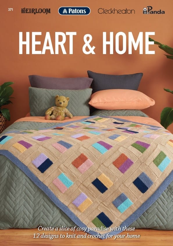 Load image into Gallery viewer, Cleckheaton Pattern Book - Heart and Home
