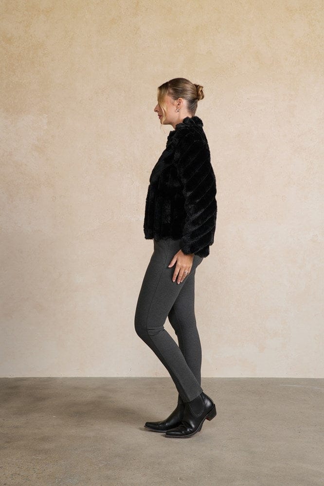 Load image into Gallery viewer, Holmes &amp; Fallon Womens Faux Fur Panel Jacket - Onyx
