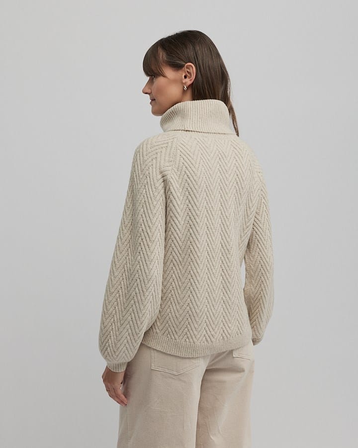 Load image into Gallery viewer, Yarra Trail Womens Hudson Knit - Almond
