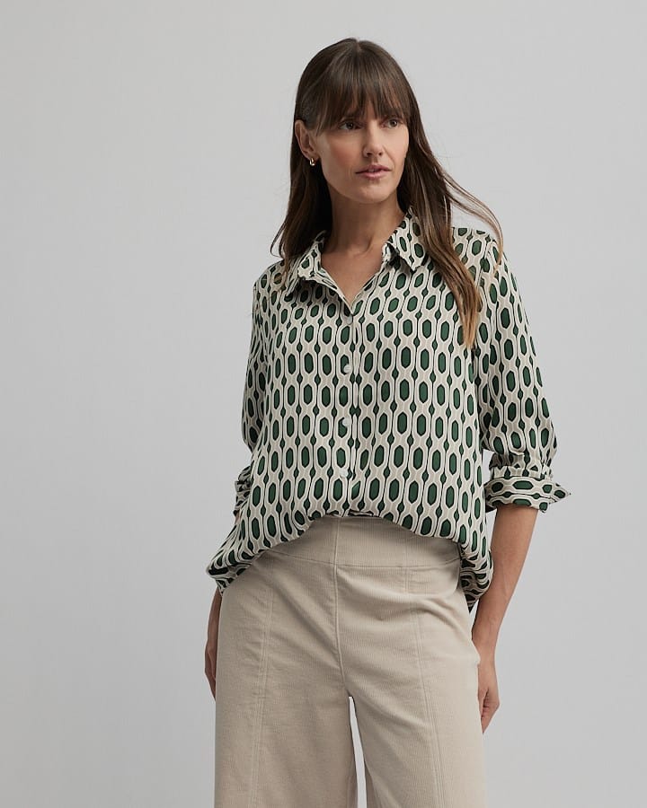 Load image into Gallery viewer, Yarra Trail Womens Impression Shirt
