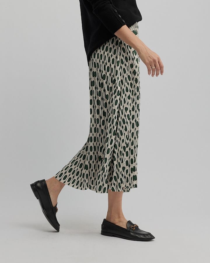Load image into Gallery viewer, Yarra Trail Womens Impression Skirt
