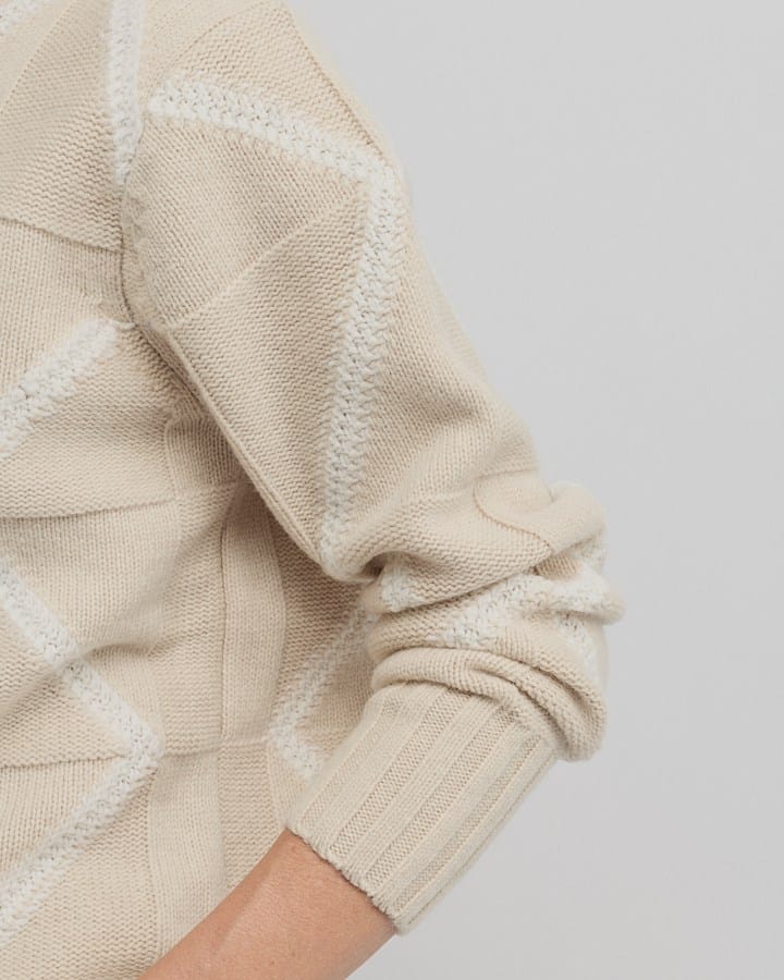 Load image into Gallery viewer, Yarra Trail Womens Indiana Knit - Almond/Ecru
